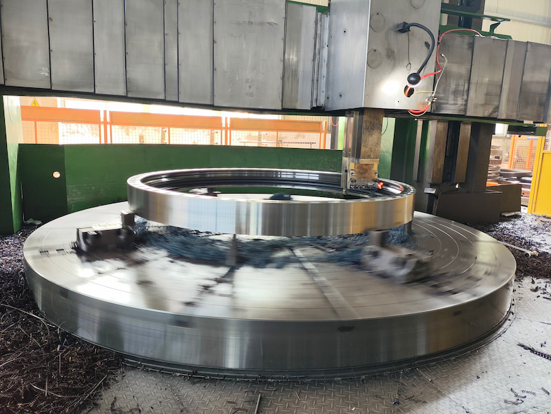 Slewing bearing with internal gear Slewing bearing with internal gear