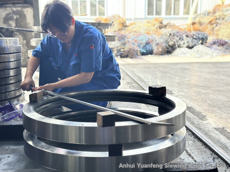 Yuanfeng slewing ring production Yuanfeng slewing ring production
