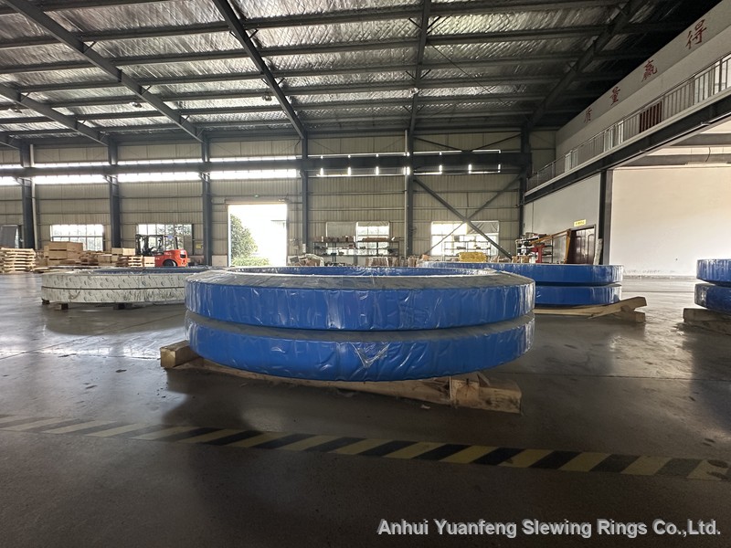 Yuanfeng slewing ring products